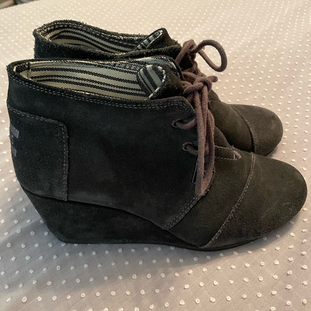 Tom’s wedge booties size 5.5
